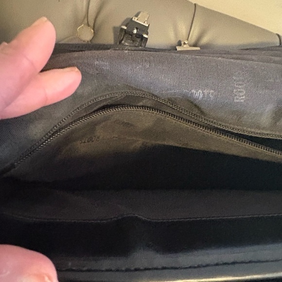 Roots Black Leather Briefcase with Flap Closure laptop vintage 20 cm x 30 cm - Picture 10 of 14